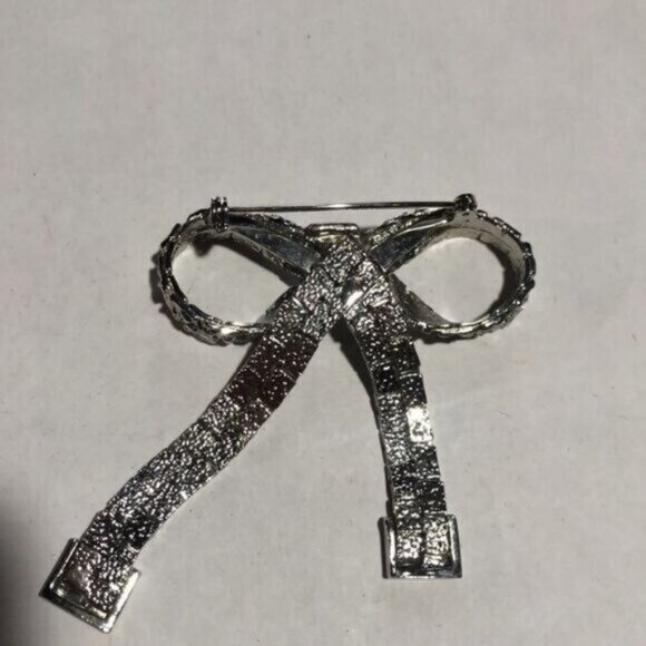 Vintage Silver Tone Textured‎ Ribbon Bow Brooch Pin Costume Jewelry - Picture 4 of 4